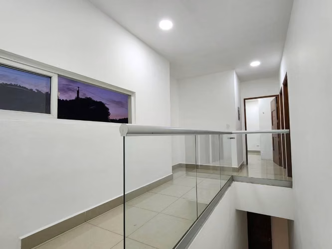 Casa Estilo Townhouse en Las Colinas