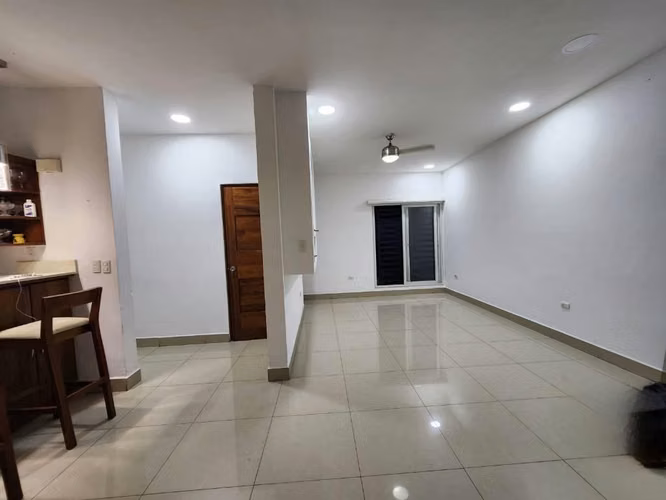 Casa Estilo Townhouse en Las Colinas