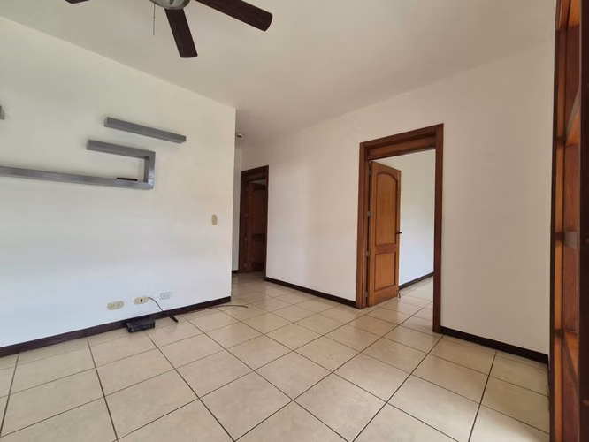 KW - Hermosa residencia en  Km 16 Carretera a Masaya