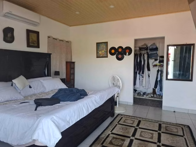 Venta, Casa de 2 Plantas en Altamira