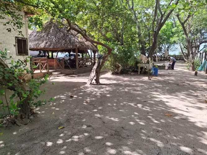 GANGA!!!! VENTA A PUERTA CERRADA DE CASA FRENTE AL MAR – PLAYA JIQUILILLO, CHINANDEGA