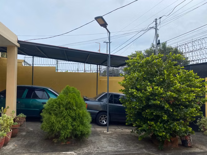 NO-Vendo casa en Reparto Las Palmas