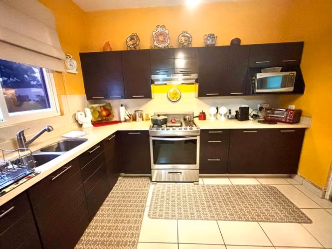 Hermosa Casa Esquinera en Venta – Portales de Coimbra