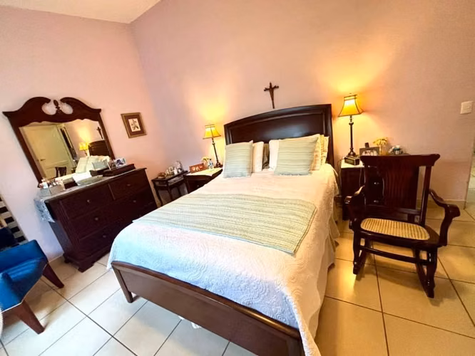 Hermosa Casa Esquinera en Venta – Portales de Coimbra