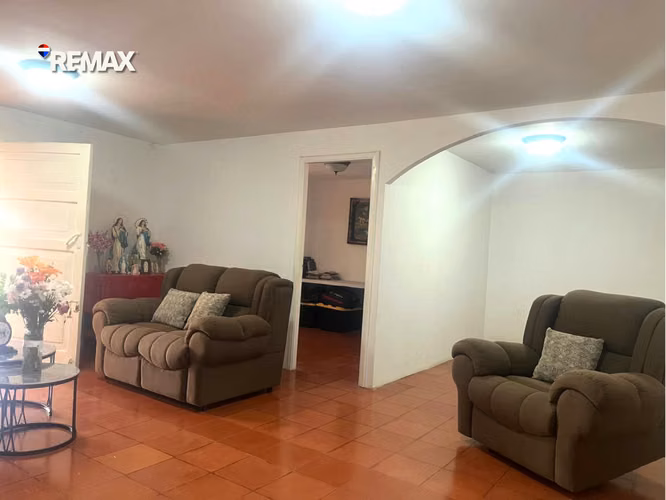 Amplia Casa en el Corazón de Jinotepe