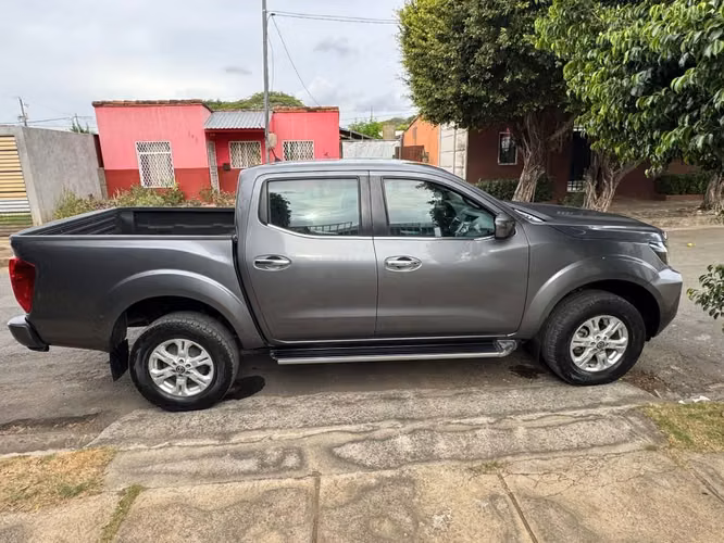 Camioneta Nissan NP 300 Frontier