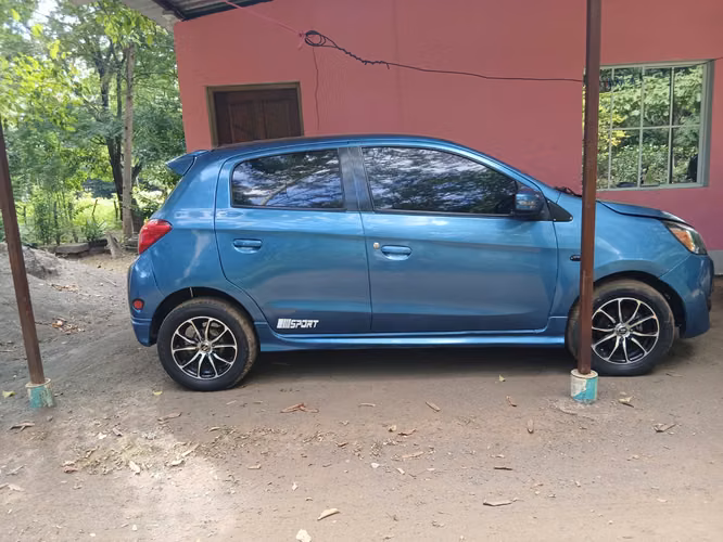 En Venta: Mitsubishi Mirage 2015 (Automático) - Para Reparar / Proyecto