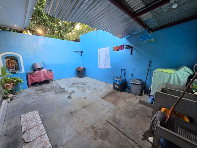 Se vende casa en Altagracia, excelente ubicación, a 100 metros de la calle principal