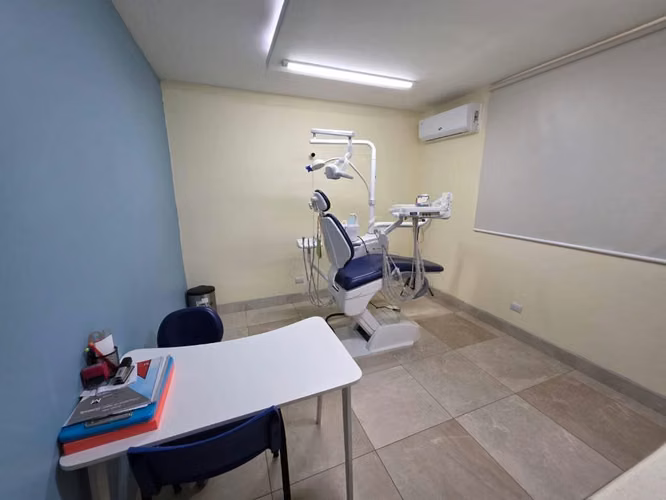 Renta Clínica Dental #2 Area Total 12.15mts2 , zona de Reparto San Juan.