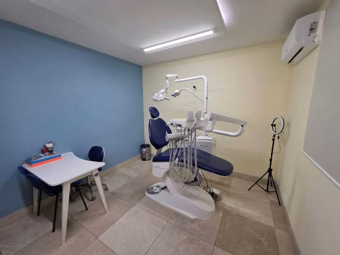Renta Clínica Dental #2 Area Total 12.15mts2 , zona de Reparto San Juan.