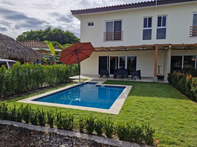 NO-Vendo townhouse en Gran Pacifica - Imagen 2