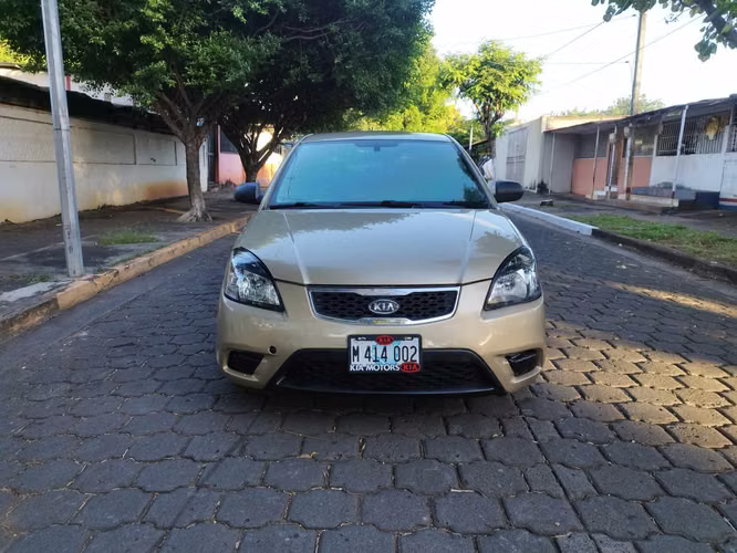 Kia rio 2011 automático exelente estado - Imagen 2