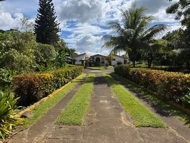 Alquiler de Casa Estilo Español en Ticuantepe