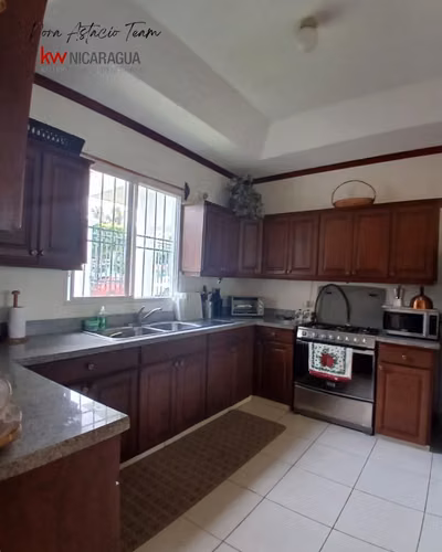 ¡En venta! Amplia casa dentro de residencial en Diriamba, Carazo.