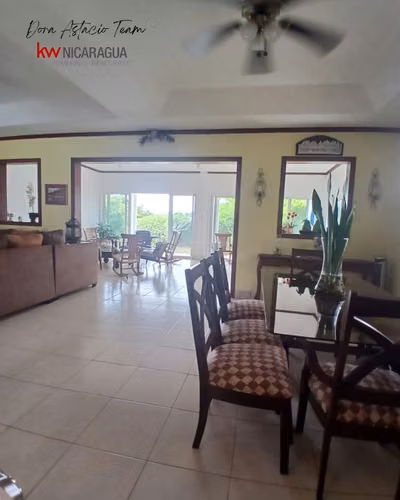 ¡En venta! Amplia casa dentro de residencial en Diriamba, Carazo.