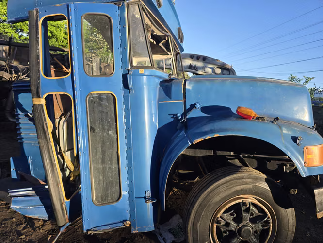Autobús en corte