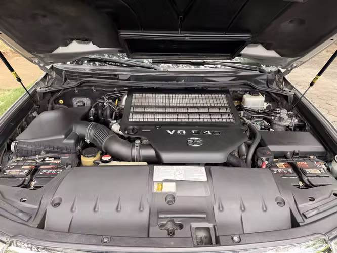 TOYOTA LAND CRUISER VX