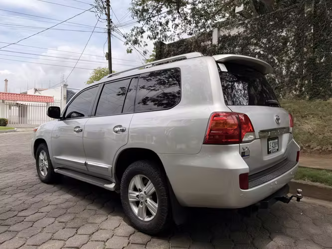 TOYOTA LAND CRUISER VX