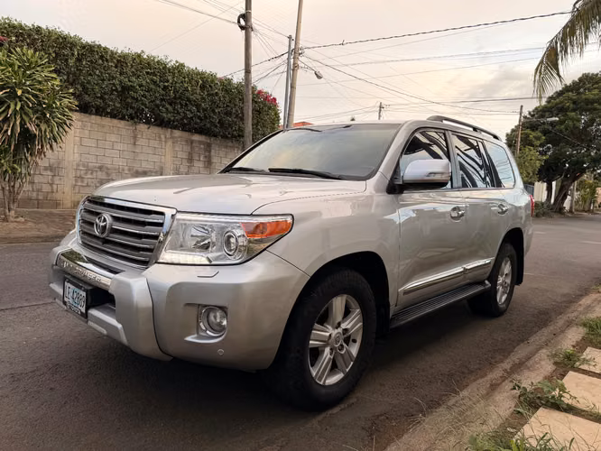 TOYOTA LAND CRUISER VX