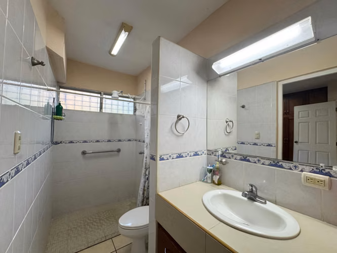 Venta de Casa en Villa Fontana con Apartamento Independiente - Imagen 9