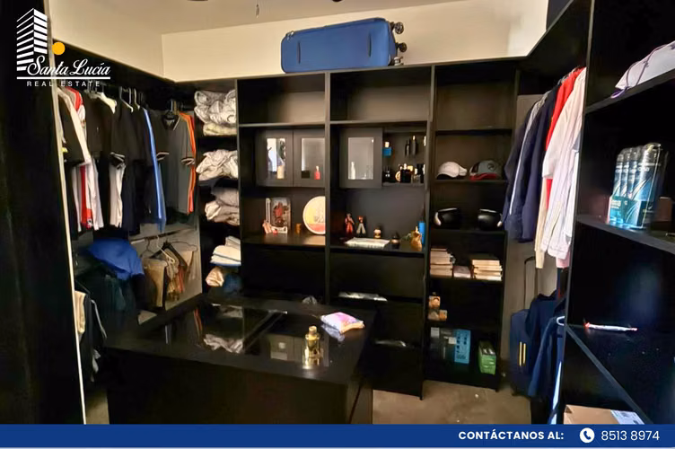 Moderna casa en venta en Las Colinas-LL 