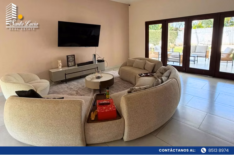 Moderna casa en venta en Las Colinas-LL 