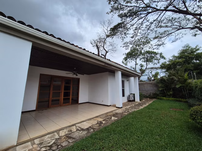 Vendo amplia casa en Km 16 Carretera Masaya. LR - Imagen 3