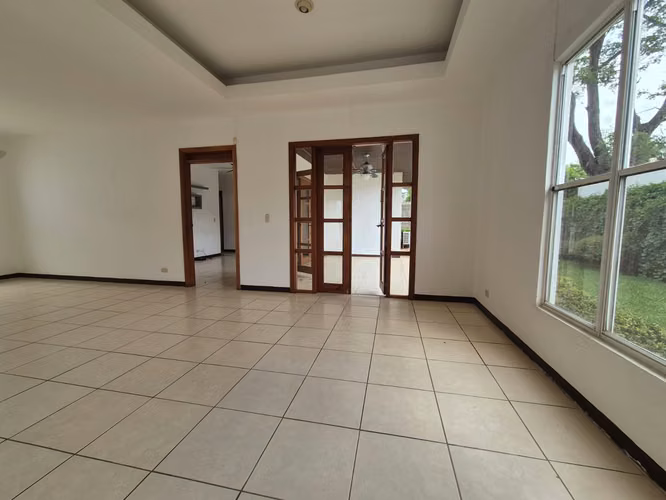 Vendo amplia casa en Km 16 Carretera Masaya. LR - Imagen 6
