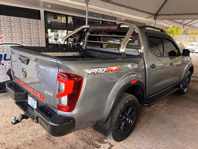 Nissan NP300 año 2023