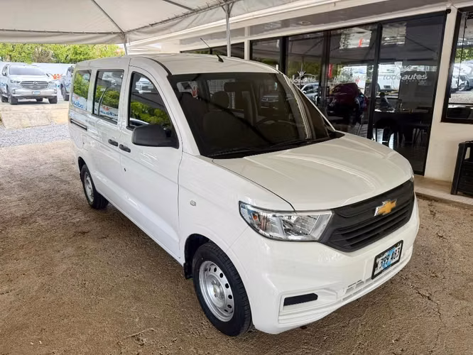 Chevrolet N400 año 2023