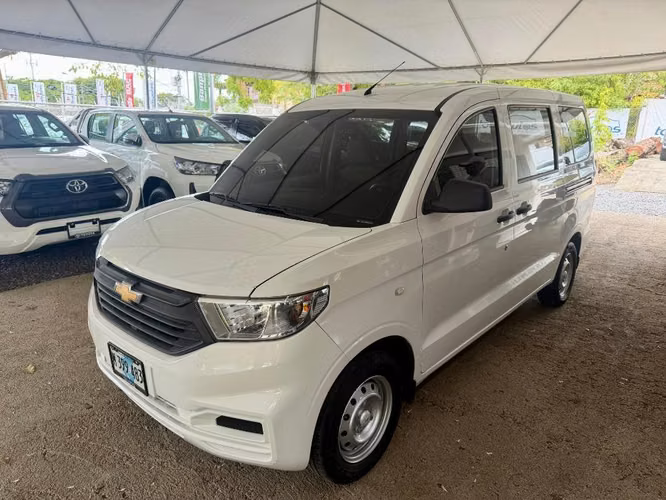 Chevrolet N400 año 2023