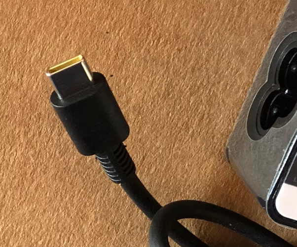 Cargador Original USB-C de 65 Watts Lenovo USB-C - Imagen 3