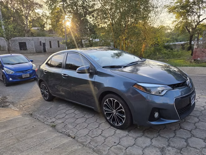 Vendo Toyota Corolla Sport  SIN DETALLES OCULTOS