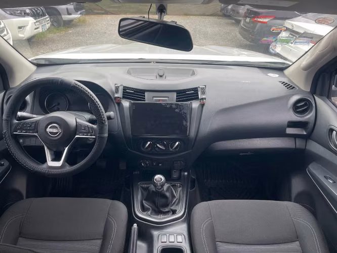 NISSAN NP300 FRONTIER SE 2024 MECÁNICA 4x5 - Imagen 5