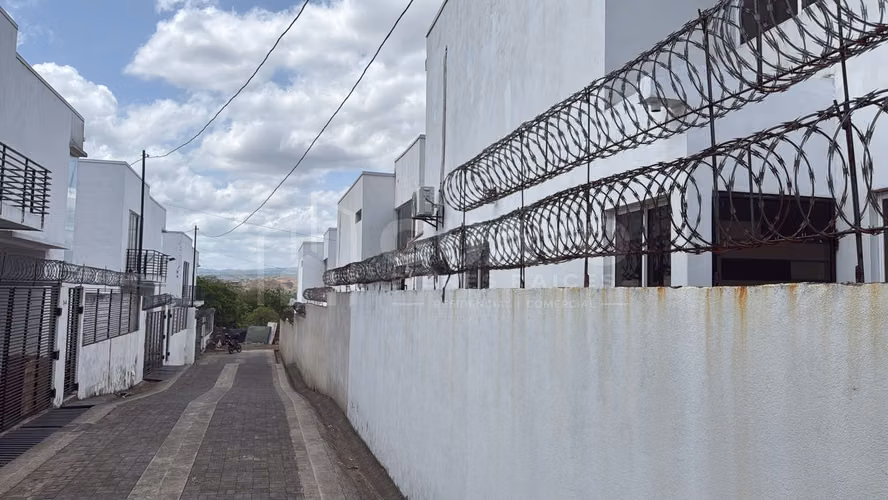 Atractiva Casa en alquiler en Carretera Nueva a Leon, Managua - Imagen 13
