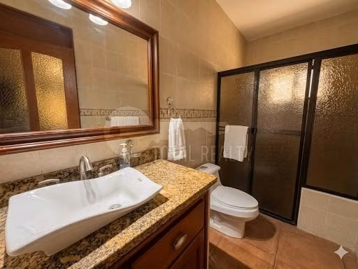 Hermosa Casa en venta o alquiler en Villa Fontana Sur, Managua