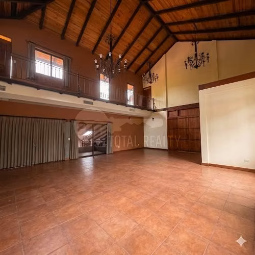 Hermosa Casa en venta o alquiler en Villa Fontana Sur, Managua