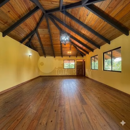 Hermosa Casa en venta o alquiler en Villa Fontana Sur, Managua