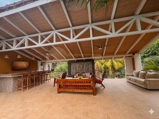 Hermosa Casa en venta o alquiler en Villa Fontana Sur, Managua