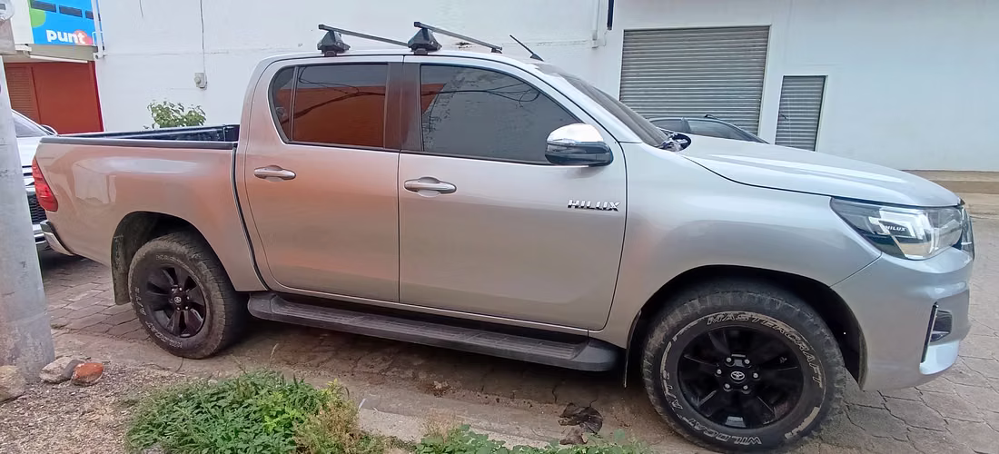 Camioneta Hilux - Imagen 3