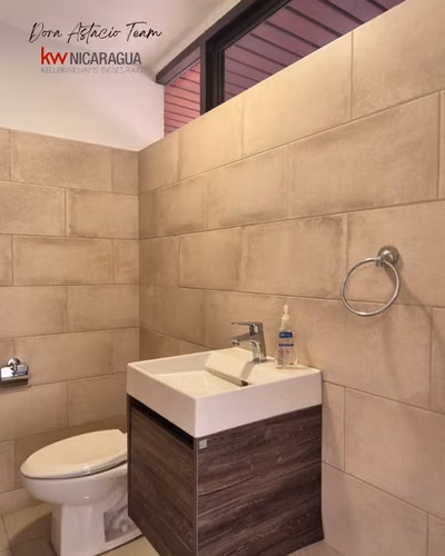 ¡En venta! Oficina en complejo corporativo ubicada en Ofiplaza El Retiro, Managua. - Imagen 13