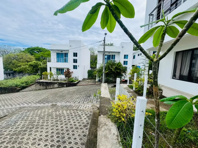 Villa de 4 Habitaciones con Piscina Privada