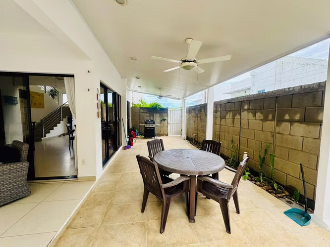 Villa de 4 Habitaciones con Piscina Privada