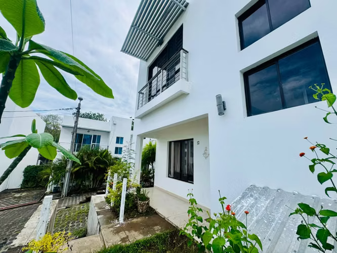Villa de 4 Habitaciones con Piscina Privada