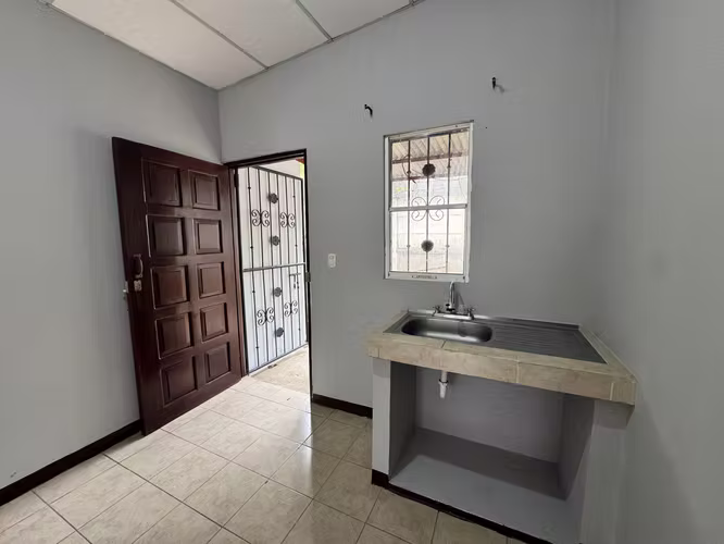 EN VENTA CASA EN PRADERAS DE SANDINO