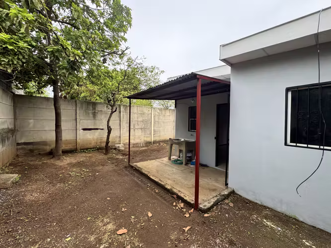 EN VENTA CASA EN PRADERAS DE SANDINO