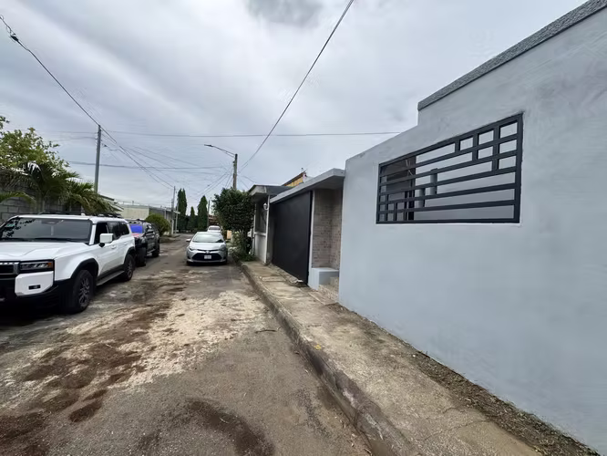 EN VENTA CASA EN PRADERAS DE SANDINO