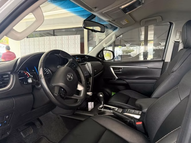 TOYOTA FORTUNER SRV AÑO 2023 - Imagen 5