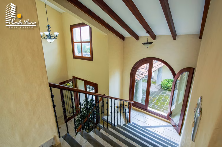Exclusiva residencia en venta o renta en Estancia de Santo Domingo-LL 