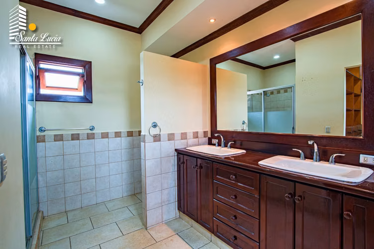 Exclusiva residencia en venta o renta en Estancia de Santo Domingo-LL 